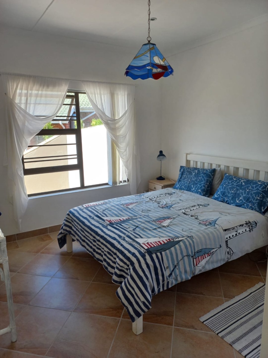 To Let 3 Bedroom Property for Rent in Wavecrest Eastern Cape